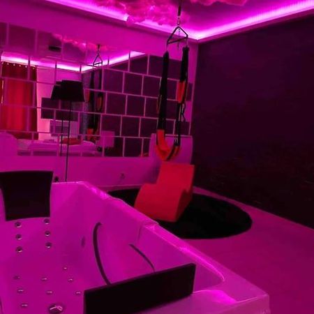 Jeu De Regards - Jacuzzi/Balneo Appartement Courcouronnes Buitenkant foto