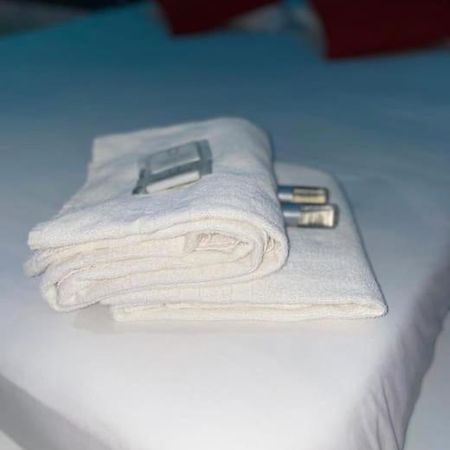 Jeu De Regards - Jacuzzi/Balneo Appartement Courcouronnes Buitenkant foto